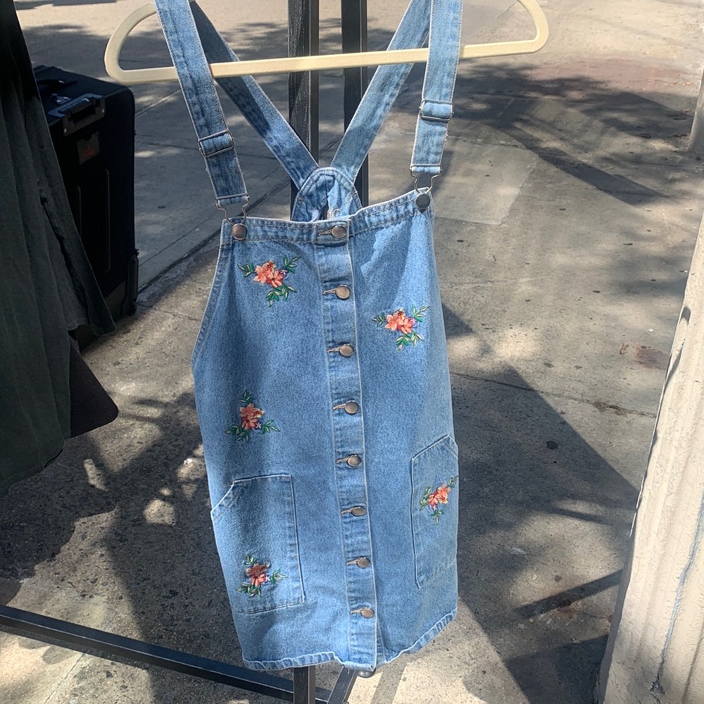Embroidered flower denim jumper